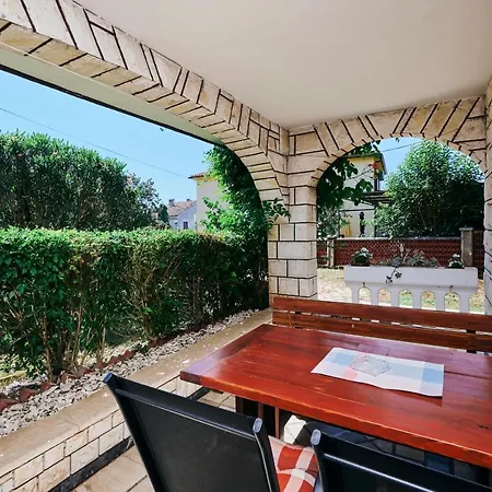 Apartmani Erik Umag Buitenkant foto